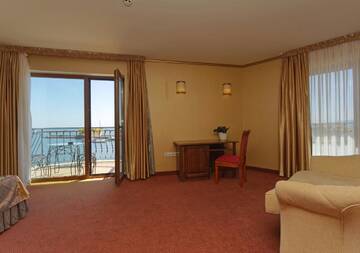 Фотографии Отель Hotel Mistral г. Балчик (Болгария) №2 Фото Отель Hotel Mistral г. Балчик 2