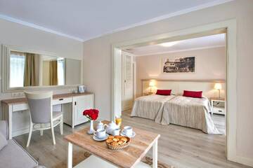 Фото номера Полулюкс с балконом и видом на парк Отель White Rock Castle Suite Hotel &amp; SPA г. Балчик 5