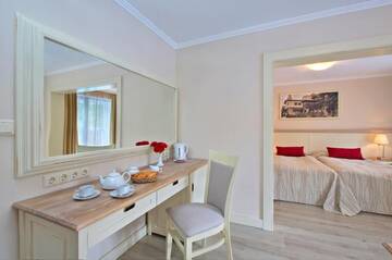 Фото номера Полулюкс с балконом и видом на парк Отель White Rock Castle Suite Hotel &amp; SPA г. Балчик 11