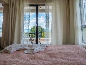 Фото номера Номер с кроватью размера «queen-size», вид на море Отель White Rock Castle Suite Hotel &amp; SPA г. Балчик 4