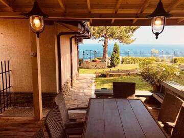 Фото номера Вилла с видом на море Виллы Sunny House Izgrev г. Балчик 12