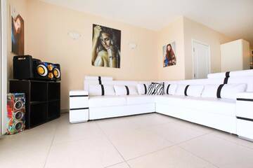 Фото номера Вилла с 6 спальнями и отдельным бассейном Виллы Villa Emloti Art-Decor &amp; Fashion Boutique г. Балчик 143
