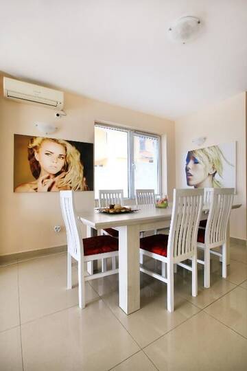 Фото номера Вилла с 6 спальнями и отдельным бассейном Виллы Villa Emloti Art-Decor &amp; Fashion Boutique г. Балчик 135