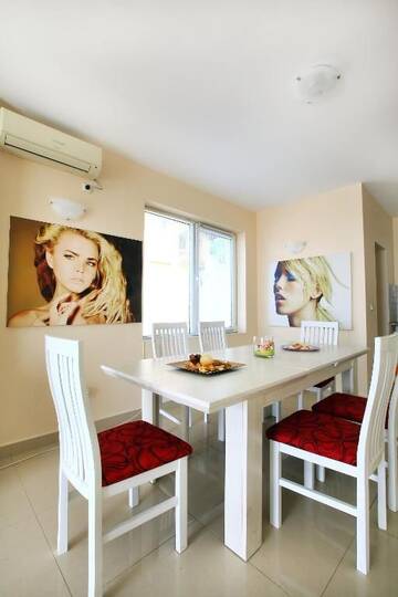 Фото номера Вилла с 6 спальнями и отдельным бассейном Виллы Villa Emloti Art-Decor &amp; Fashion Boutique г. Балчик 136