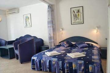 Фото номера Двухместный номер с 1 кроватью с видом на море Отель Family Hotel Magnolia г. Балчик 7
