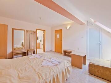 Фото номера Апартаменты Отель Family Hotel Morska Zvezda г. Балчик 3