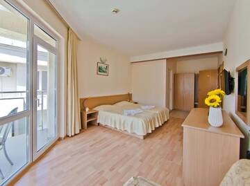 Фото номера Двухместный номер с 1 кроватью Отель Family Hotel Morska Zvezda г. Балчик 11
