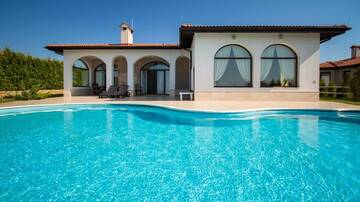 Фото номера Вилла с видом на море Виллы Private Villa 101 in BlackSeaRama г. Балчик 47