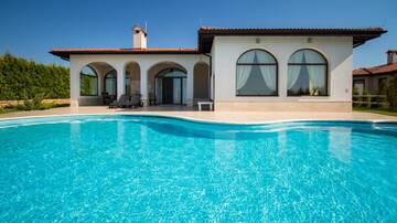 Фото номера Вилла с видом на море Виллы Private Villa 101 in BlackSeaRama г. Балчик 10
