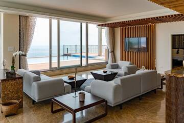 Фото номера Улучшенные апартаменты Отель Lighthouse Golf &amp; Spa Hotel г. Балчик 2