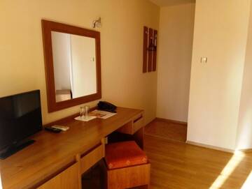 Фото номера Двухместный номер с 1 кроватью и видом на бассейн Отель Paris Hotel г. Балчик 3