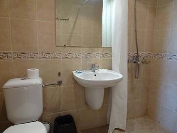 Фото номера Двухместный номер с 1 кроватью или 2 отдельными кроватями Отель Lotos Hotel г. Балчик 5