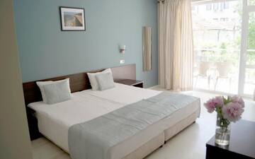 Фото номера Двухместный номер с 2 отдельными кроватями Отель Valeo Hotel г. Балчик 3