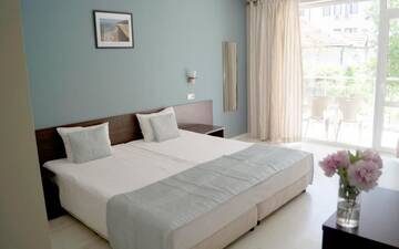 Фото номера Двухместный номер с 2 отдельными кроватями Отель Valeo Hotel г. Балчик 11
