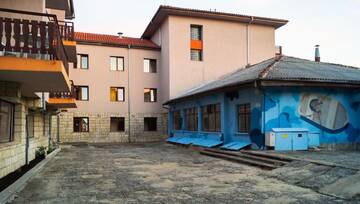 Фото номера Comfort Twin Room with Balcony (No Air Conditioning) Отель Bisser Hotel - Free Parking - Free Pool Access г. Балчик 7