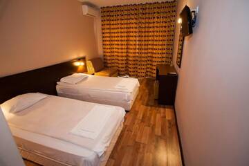 Фото номера Superior Twin Room  with Balcony and Sea View Отель Bisser Hotel - Free Parking - Free Pool Access г. Балчик 3