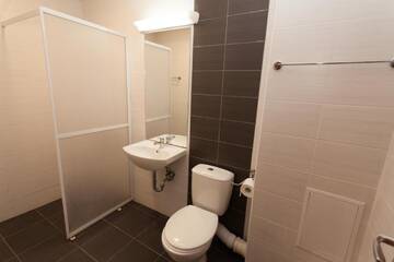 Фото номера Люкс с балконом с видом на море Отель Bisser Hotel - Free Parking - Free Pool Access г. Балчик 6