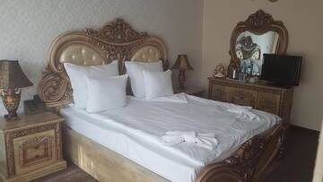 Фото номера Стандартные апартаменты Отель Hotel Elit Palace and SPA г. Балчик 5