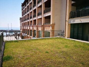 Фото номера Апартаменты с видом на сад Апарт-отели Marina City ApartHotel г. Балчик 2