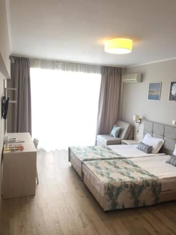 Фото номера Двухместный номер с 1 кроватью и балконом Отель Helios Hotel г. Балчик 13