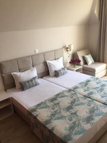 Фото номера Двухместный номер с 1 кроватью и балконом Отель Helios Hotel г. Балчик 22