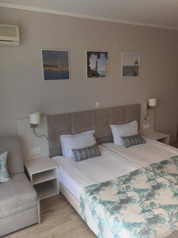 Фото номера Двухместный номер с 1 кроватью и балконом Отель Helios Hotel г. Балчик 9