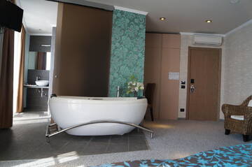 Фото номера Полулюкс Отель Regina Maria Spa Design Hotel г. Балчик 3
