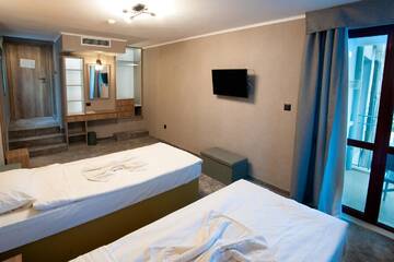 Фото номера Двухместный номер с 1 кроватью Отель White House Family Hotel г. Балчик 5
