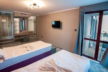 Фото номера Двухместный номер с 1 кроватью Отель White House Family Hotel г. Балчик 7