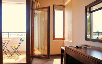Фото номера Двухместный номер с 1 диваном-кроватью Отель Selena Hotel г. Балчик 7