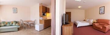 Фото номера Апартаменты с 1 спальней и балконом Отель Hotel Naslada г. Балчик 2