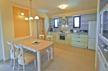 Фото номера Апартаменты с 2 спальнями и видом на море Отель Club Residence at BlackSeaRama Golf г. Балчик 6