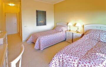 Фото номера Апартаменты с 2 спальнями и видом на море Отель Club Residence at BlackSeaRama Golf г. Балчик 4