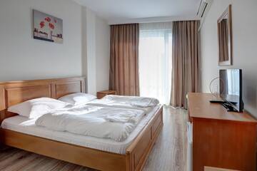 Фото номера Стандартный двухместный номер с 1 кроватью и балконом Отель Jupiter 1 Family Hotel г. Балчик 5