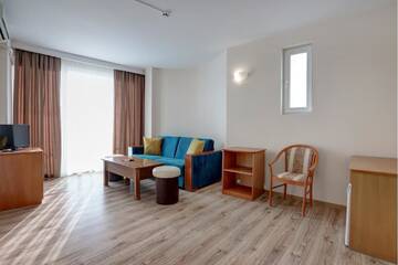 Фото номера Полулюкс с видом на море Отель Jupiter 1 Family Hotel г. Балчик 11