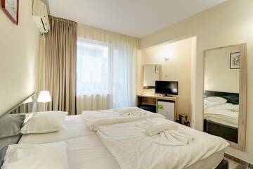 Фото номера Двухместный номер с 1 кроватью Отель Family Hotel Jupiter г. Балчик 20