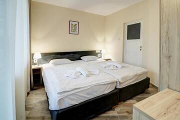 Фото номера Полулюкс Отель Family Hotel Jupiter г. Балчик 8