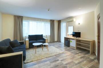 Фото номера Полулюкс Отель Family Hotel Jupiter г. Балчик 11