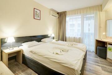 Фото номера Двухместный номер с 1 кроватью Отель Family Hotel Jupiter г. Балчик 3
