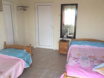 Фото номера Трехместный номер с видом на море Гостевой дом Guest House Paskal г. Балчик 3