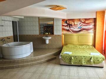 Фото номера Суперлюкс с гидромассажной ванной Отель Hotel Iceberg г. Балчик 5