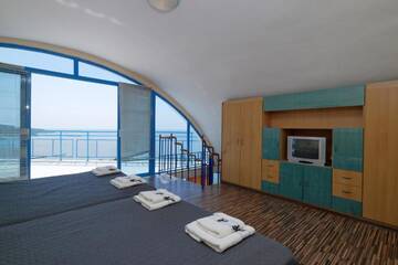 Фото номера Мезонет с балконом и видом на море Отель Hotel Iceberg г. Балчик 11