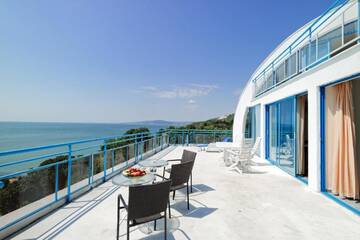 Фото номера Мезонет с балконом и видом на море Отель Hotel Iceberg г. Балчик 8