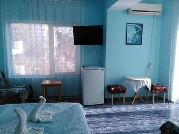 Фото номера Семейный номер с видом на море Отель Family Hotel Silver Pearl г. Балчик 2