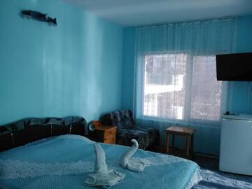 Фото номера Семейный номер с видом на море Отель Family Hotel Silver Pearl г. Балчик 3